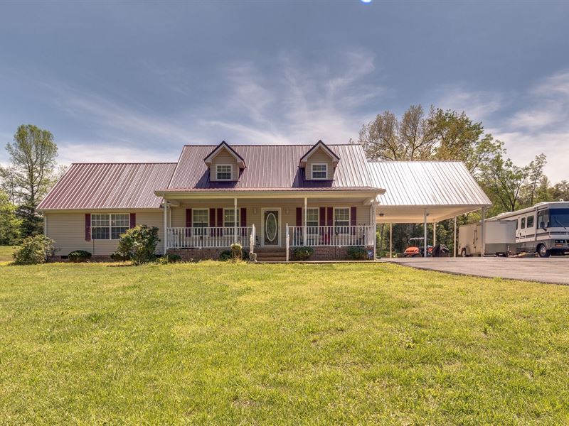 Country Home Overlooking Cane Creek : Hohenwald : Lewis County : Tennessee