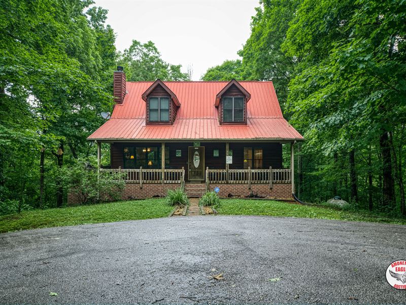 2 Lake View Homes & 18 +/ Acres Farm for Sale in Monroe, Pickett