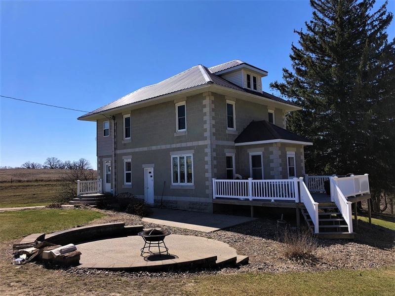 28 Acres with Home Fillmore County, Farm for Sale in Minnesota, 285543