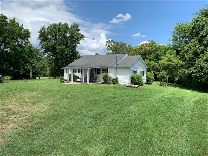 Farmhouse and Barns on 56 Acres : Aragon : Polk County : Georgia