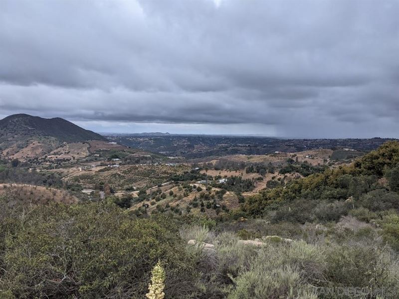 8.19 Ac in San Diego County, CA : Fallbrook : San Diego County : California
