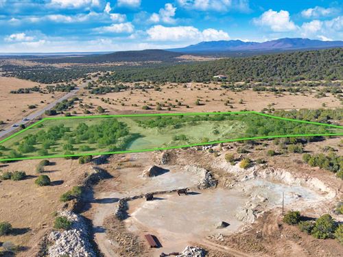 Gated Community, Power & Internet : Estancia : Torrance County : New Mexico