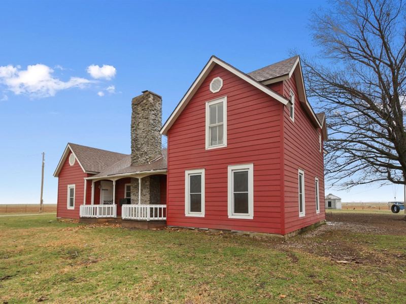 Small Acreage with A Lot To Offer, Farm for Sale in Kansas, 300612