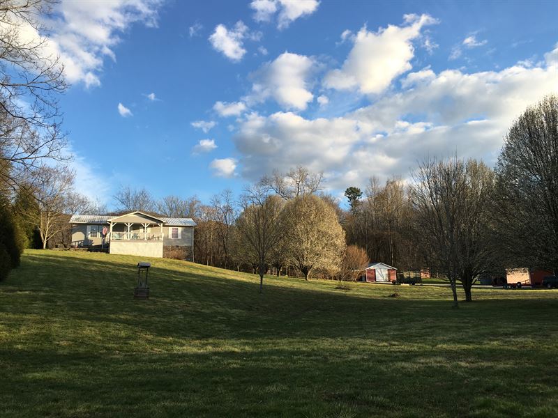 Home, Beautiful Views, Pond, Barn : Pikeville : Bledsoe County : Tennessee