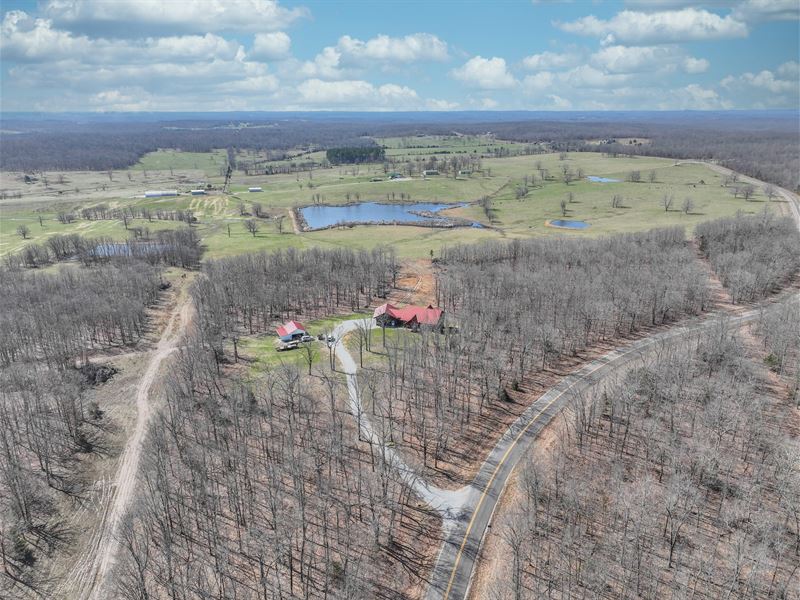 Working Missouri Cattle Ranch : Summersville : Texas County : Missouri
