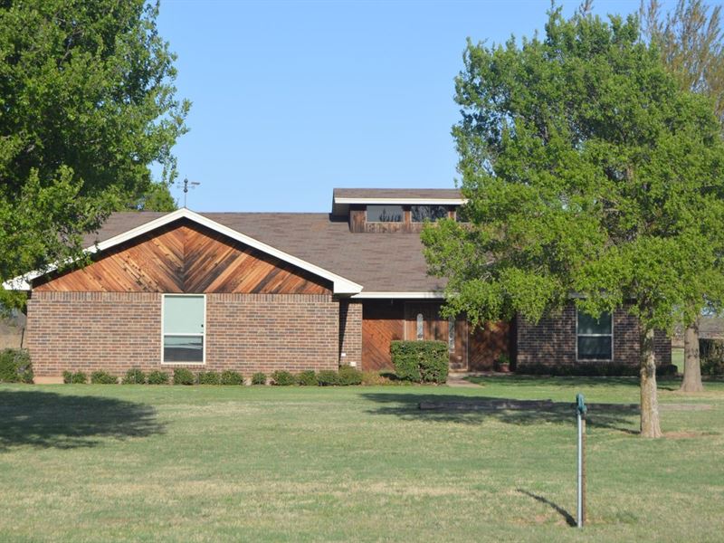 Rare Opportunity 3 Bed 2 Bath on 17 : Holliday : Archer County : Texas
