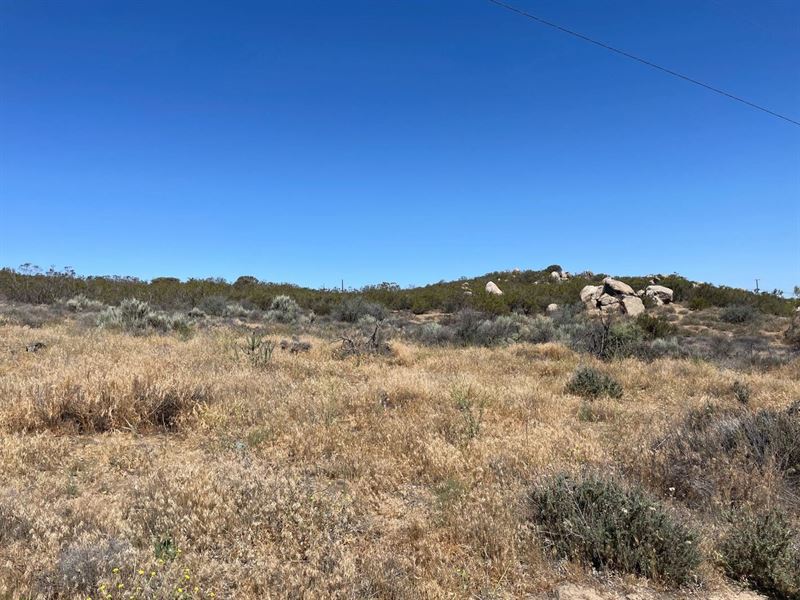 6.66 Ac with Boulders to Sell : Aguanga : Riverside County : California