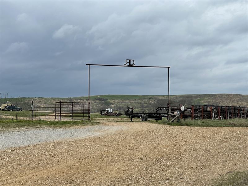 Large Cattle Ranch In Missouri : Plato : Texas County : Missouri