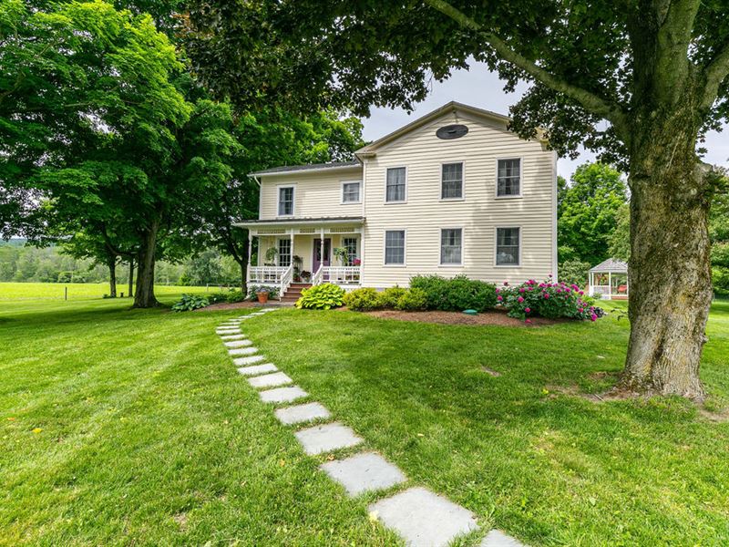 Tranquil and Updated Farmette, Farm for Sale in New York, 324467