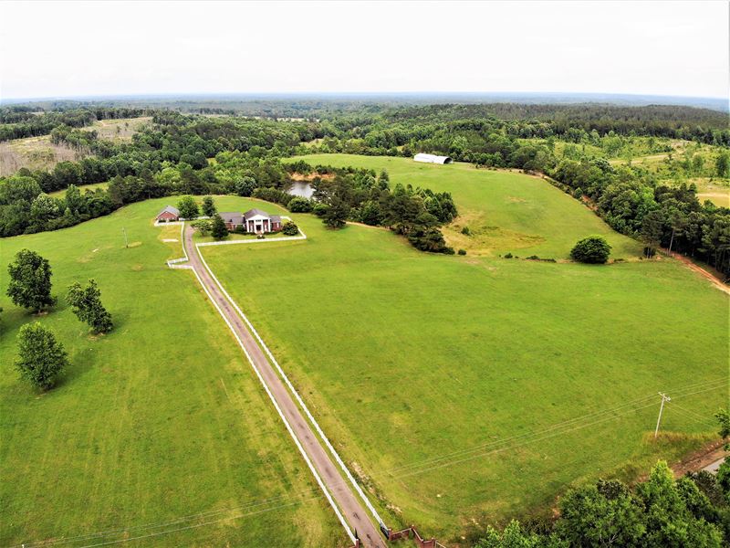 Home Combined with All 597+/ Acres, Farm for Sale in Tennessee