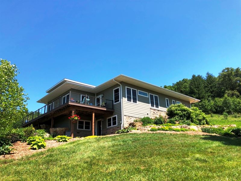 Driftless Elegance, Farm for Sale in Wisconsin, 325744 FARMFLIP