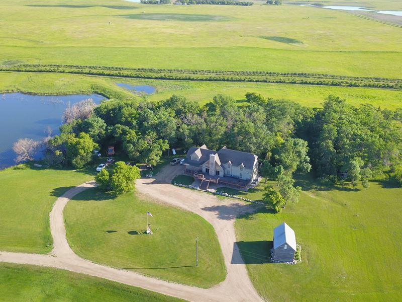 Hidden Hill Lodge : Roslyn : Day County : South Dakota
