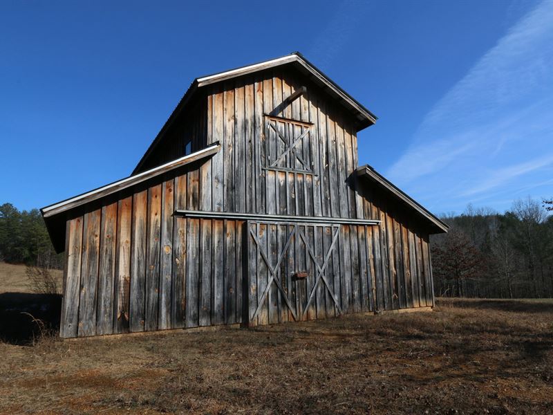 Large Barn, Pond & Pasture : Oeonta : Saint Clair County : Alabama