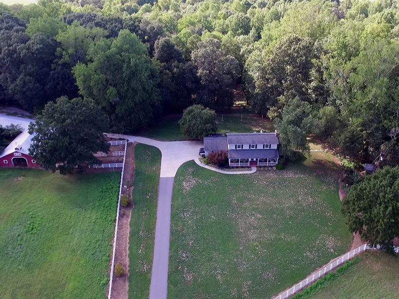 Beautiful Farm and Custom Home, Farm for Sale in North Carolina