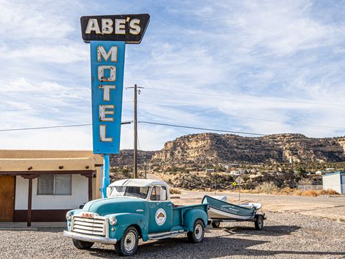 Abe's Motel Fly Shop San Juan River : Navajo Dam : San Juan County : New Mexico