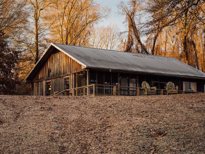 97.9 Surveyed Acres and A Custom Bu : Greenwood : Carroll County : Mississippi