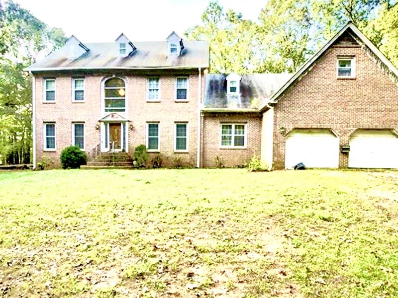 Elegant Woodland Farm : Lithia Springs : Douglas County : Georgia