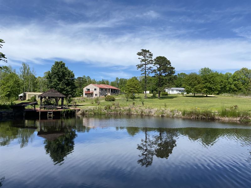 Large Home On Acreage, Pond : Morris Chapel : Hardin County : Tennessee