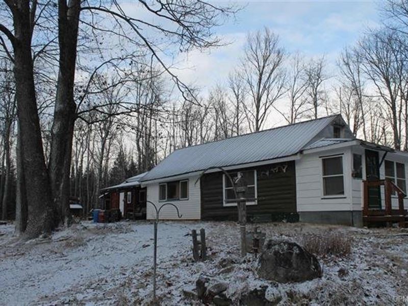 80 Acre Log Cabin 50106487 : Champion : Marquette County : Michigan