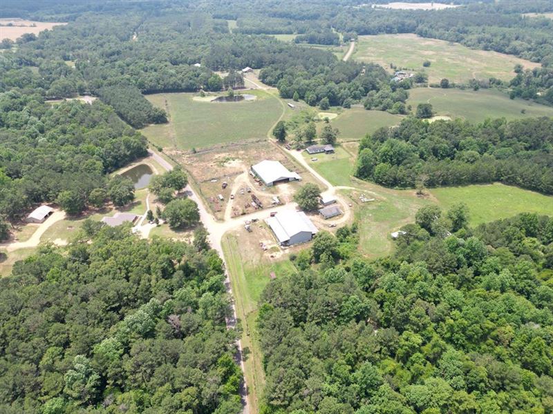 18 Acres with a Home, Barns and Cat : Tylertown : Pike County : Mississippi