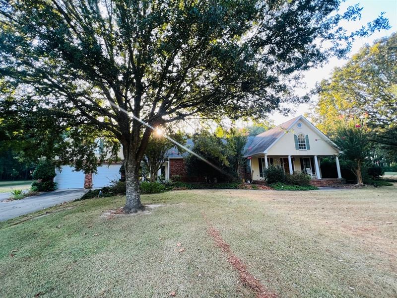 Ideal Home/Pool / Shop Building : Tylertown : Walthall County : Mississippi