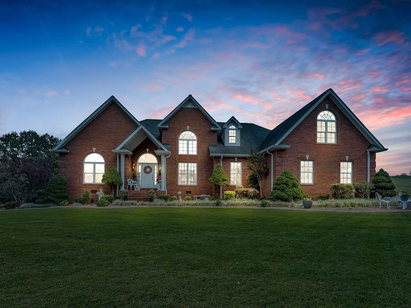 Custom 3,412 Square ft Brick Home : Lafayette : Macon County : Tennessee