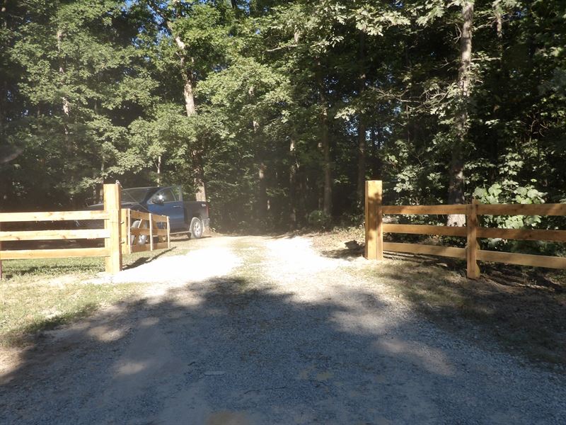 Well, Electric, Creek, Outbuildings : Pikeville : Bledsoe County : Tennessee