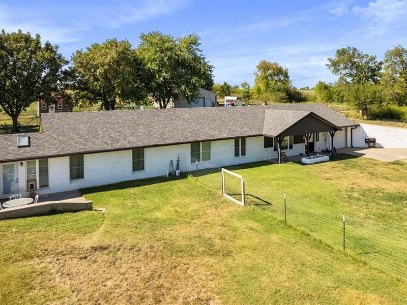 Berm Home, Outbuildings & 26 Ac M/L : Lyndon : Osage County : Kansas