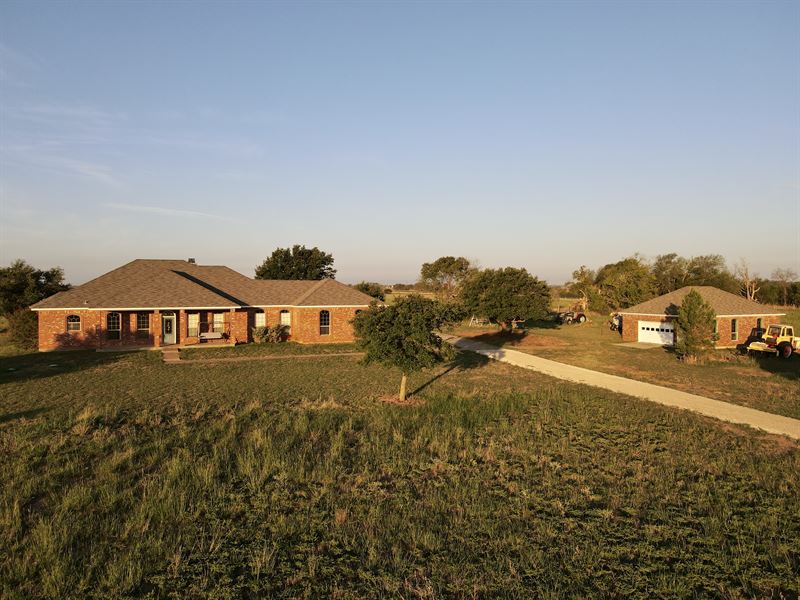 Crawford, Texas Acreage for Sale : Crawford : McLennan County : Texas