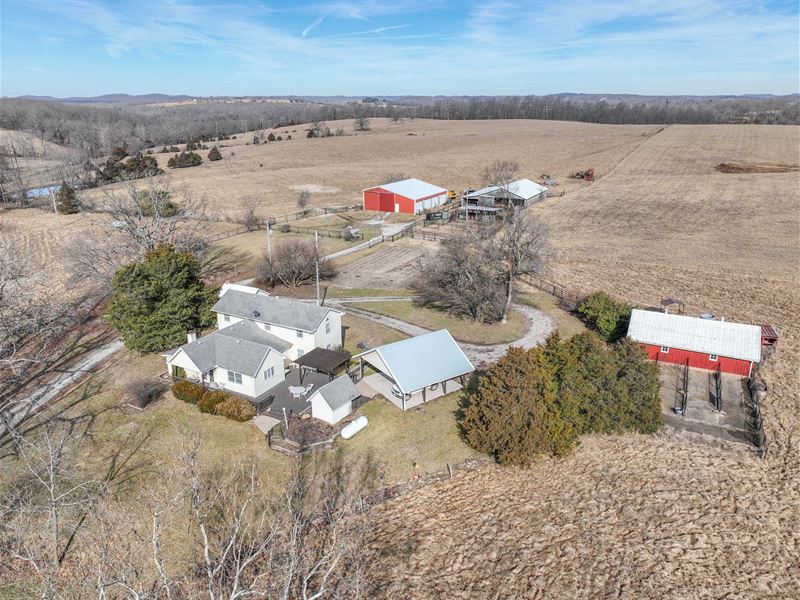 Large Ranch for Sale in MO : Ava : Douglas County : Missouri