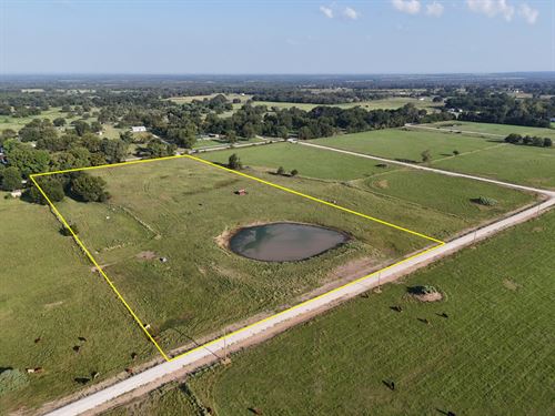 8.73 Acres with Pond with Utilities : Mexia : Limestone County : Texas