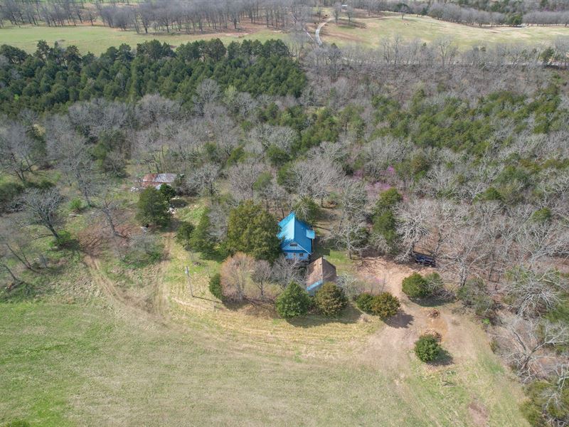 Country Home in Recreational Area : Eagle Rock : Barry County : Missouri