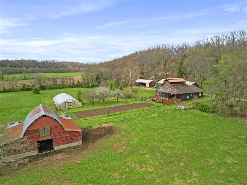 Riverfront Sustainable Farm, Farm for Sale in Missouri, 372338 FARMFLIP