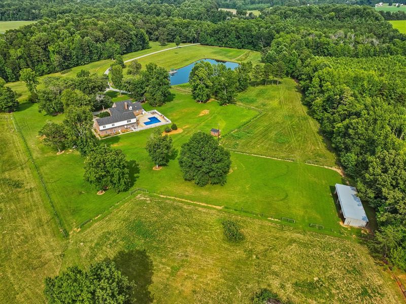 Beautiful Home with Pond & Acreage, Farm for Sale in North Carolina, 379826 FARMFLIP