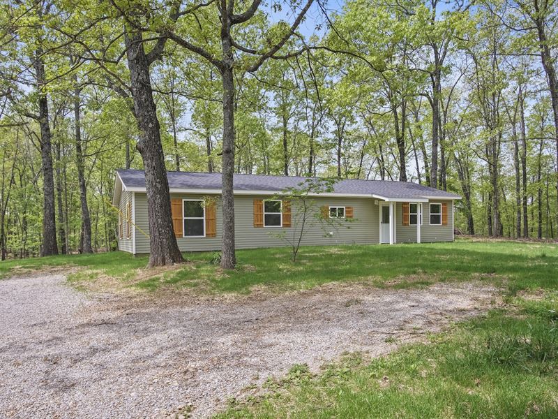 Nice Home and Acreage in Missouri : West Plains : Howell County : Missouri