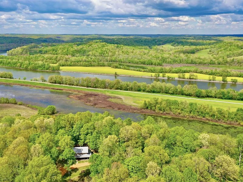 30 Acres & 3 Bed / 2 Bath Log Home : Dover : Stewart County : Tennessee