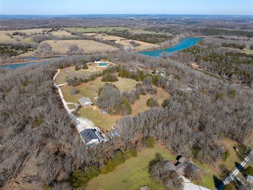 Amazing Custom Table Rock Lake Lake : Shell Knob : Barry County : Missouri