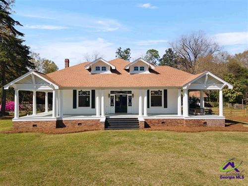 Historic Home on 5+ Acres : Marshallville : Macon County : Georgia