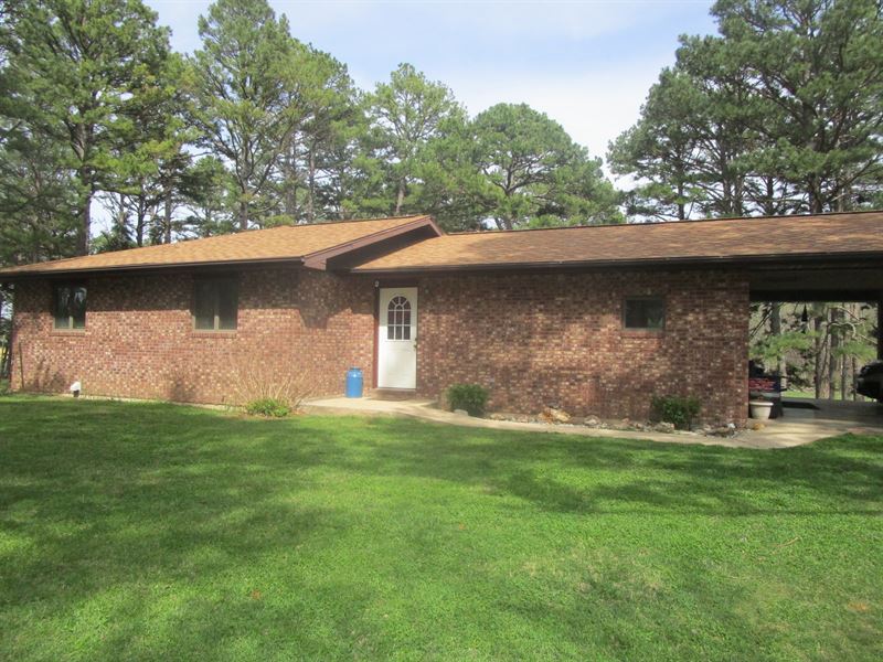 Private, Joins Forest, Brick Home : Birch Tree : Shannon County : Missouri