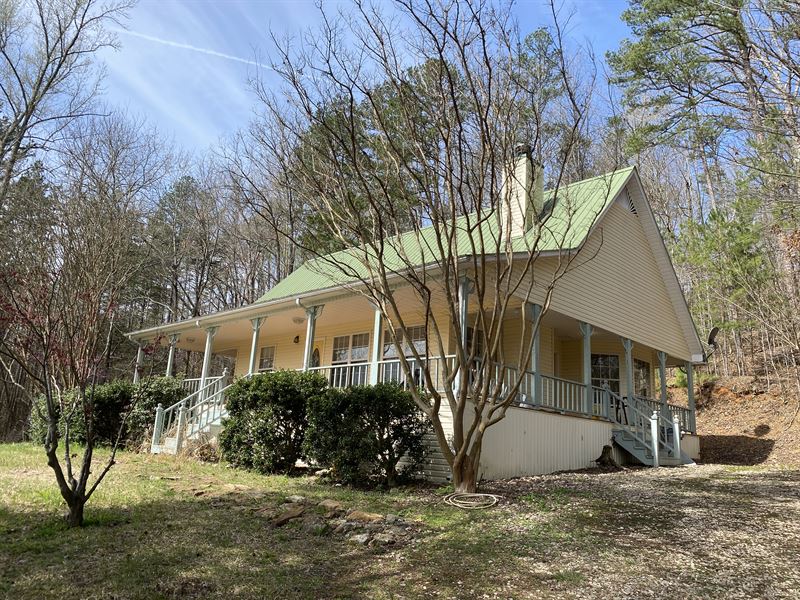 Home for Sale with Creeks and Woods : Savannah : Hardin County : Tennessee