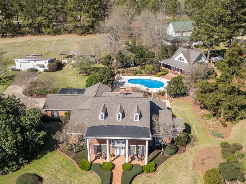 Stately Estate with Guest House : Starkville : Oktibbeha County : Mississippi