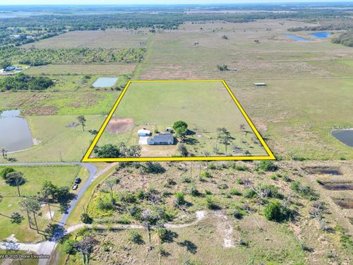 Secluded Investment Potential : Wimauma : Hillsborough County : Florida
