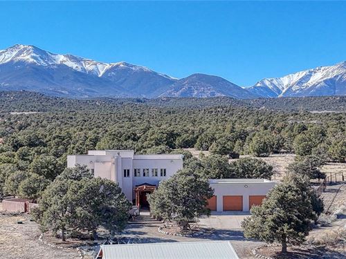 Beautiful Santa Fe Style on 29+ Ac : Salida : Chaffee County : Colorado