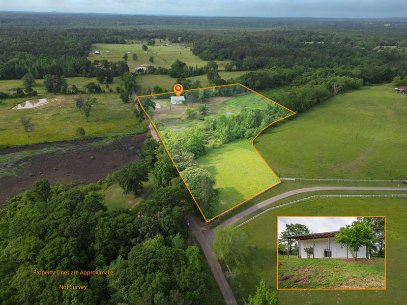 Texas Retreat with Land and Barndo : Big Sandy : Upshur County : Texas