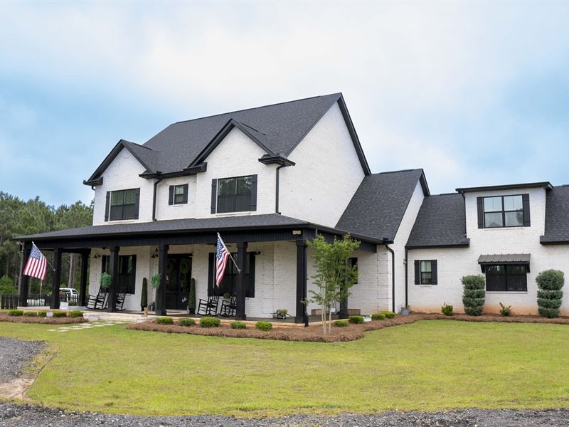 13+ Acres, Stunning Farmhouse : Elko : Houston County : Georgia