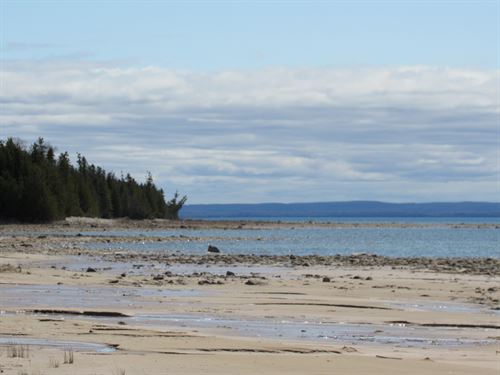 Lake Michigan Waterfront : Saint Ignace : Mackinac County : Michigan