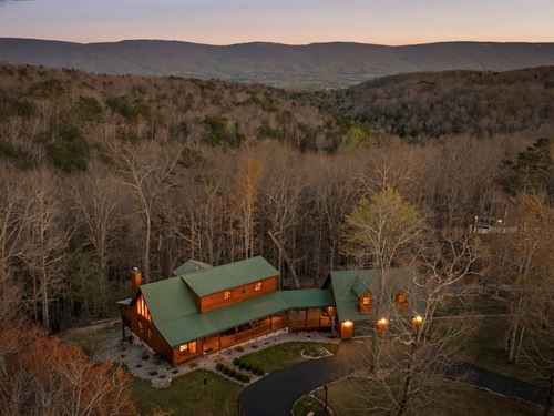 Pristine Log Cabin : Dunlap : Marion County : Tennessee