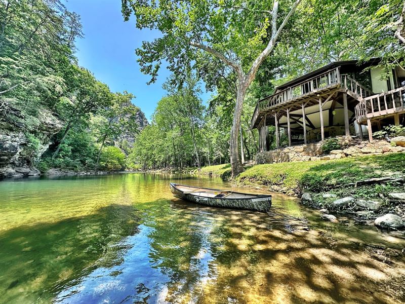 Crystal Cliffs 12 Acres Borderi : Covington : Alleghany County : Virginia
