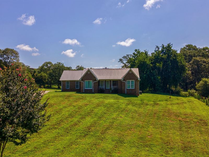 296 Emory Chambers Road : Lula : Banks County : Georgia