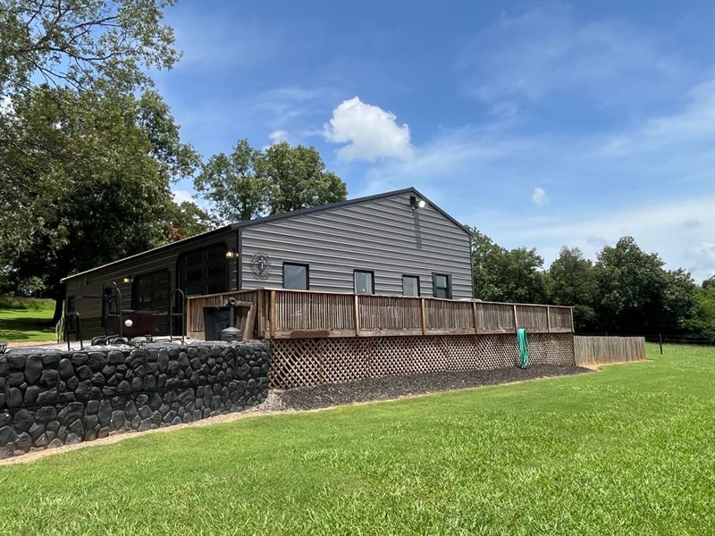 Bardonminium House and Farm on 6833 : Hackett : Sebastian County : Arkansas